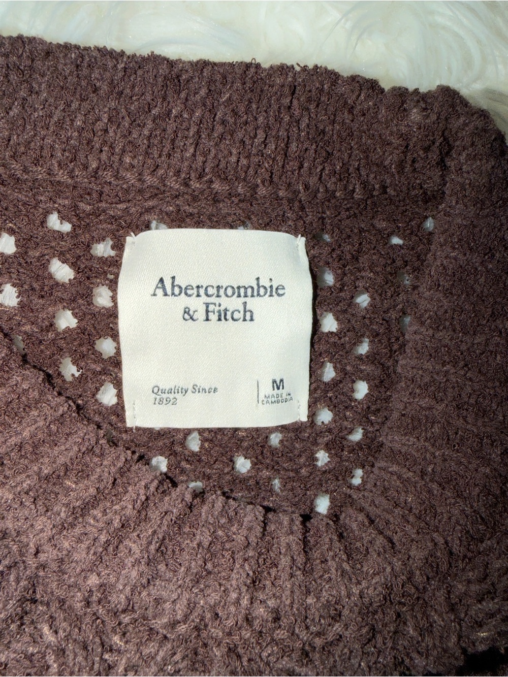 Abercrombie & Fitch Chocolate Cable Knit Crewneck Sweater - Picture 9 of 13
